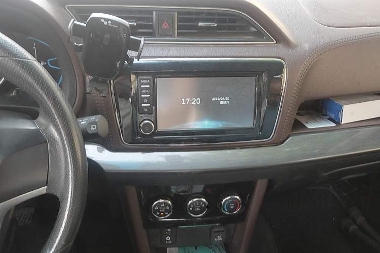 Used Venucia M50V 2019 1.5L Manual Comfort Edition Audio And AC Panel