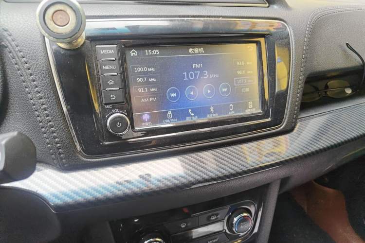 Used Venucia M50V 2019 1.6L CVT Ultimate Edition Audio And AC Panel