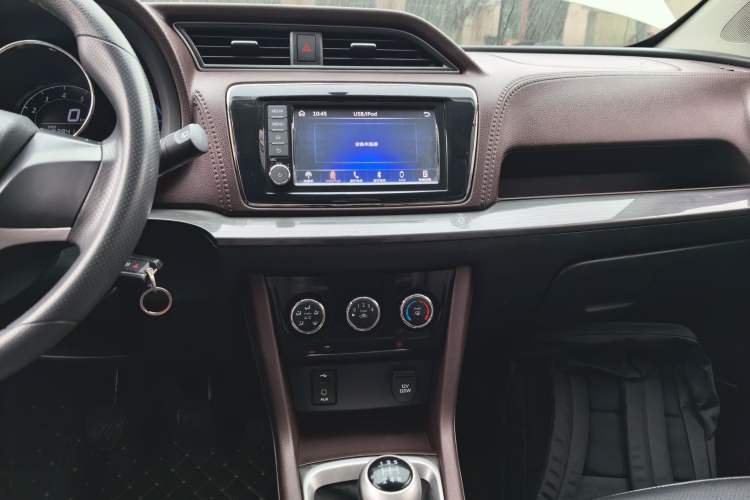 Used Venucia M50V 2019 1.5L Manual Comfort Edition Audio And AC Panel