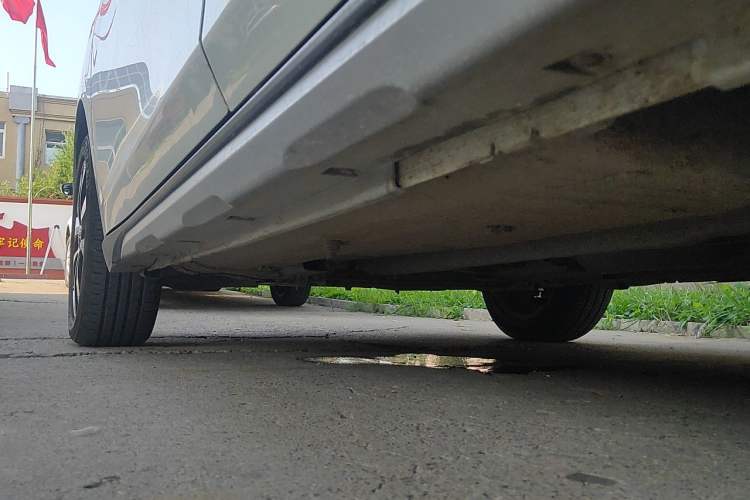 Used Venucia M50V 2019 1.5L Manual Comfort Edition Chassis Rear Left