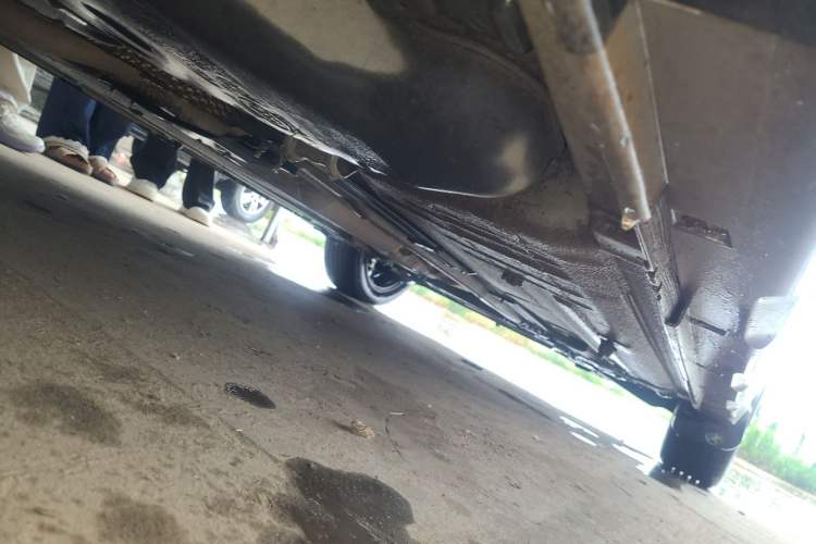 Used Venucia M50V 2019 1.5L Manual Comfort Edition Chassis Rear Right