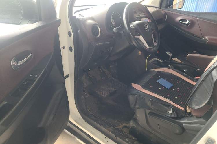 Used Venucia M50V 2019 1.5L Manual Comfort Edition Driver Seat