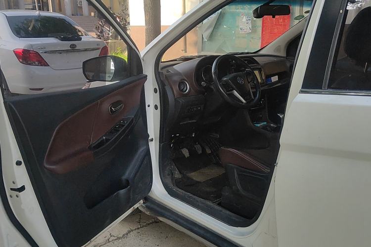 Used Venucia M50V 2019 1.5L Manual Comfort Edition Driver Seat