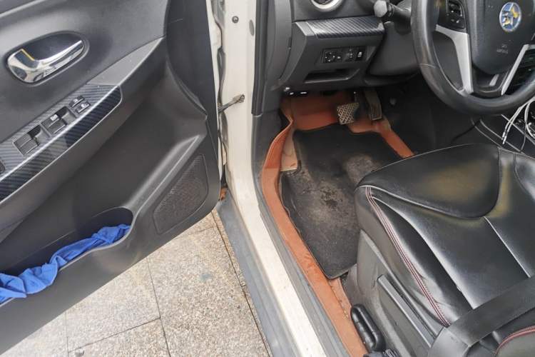 Used Venucia M50V 2019 1.6L CVT Ultimate Edition Driver Seat