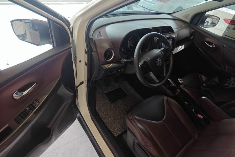 Used Venucia M50V 2019 1.5L Manual Comfort Edition Driver Seat