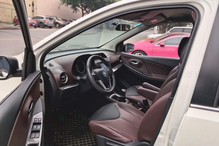 Used Venucia M50V 2019 1.5L Manual Comfort Edition Driver Seat