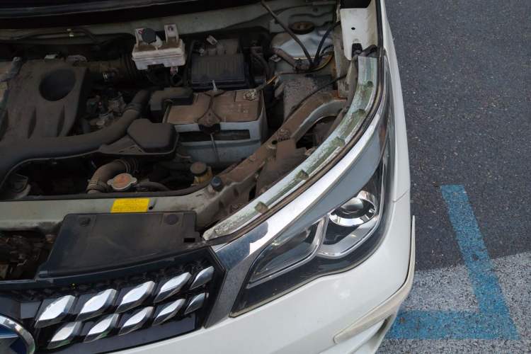 Used Venucia M50V 2019 1.6L CVT Luxury Edition Engine Bay Left