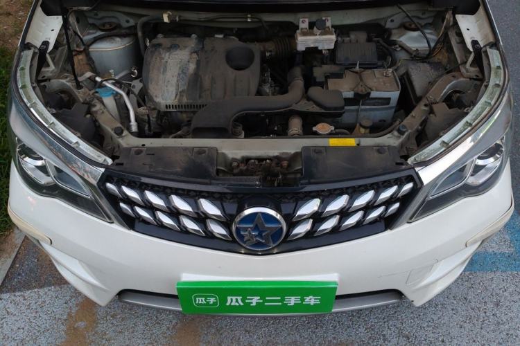 Used Venucia M50V 2019 1.6L CVT Luxury Edition Engine Bay