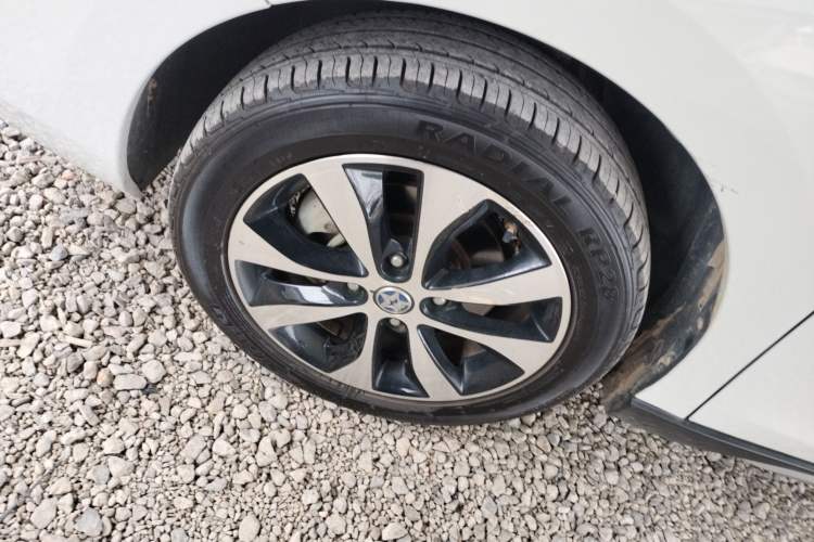 Used Venucia M50V 2019 1.6L CVT Luxury Edition Exterior 1
