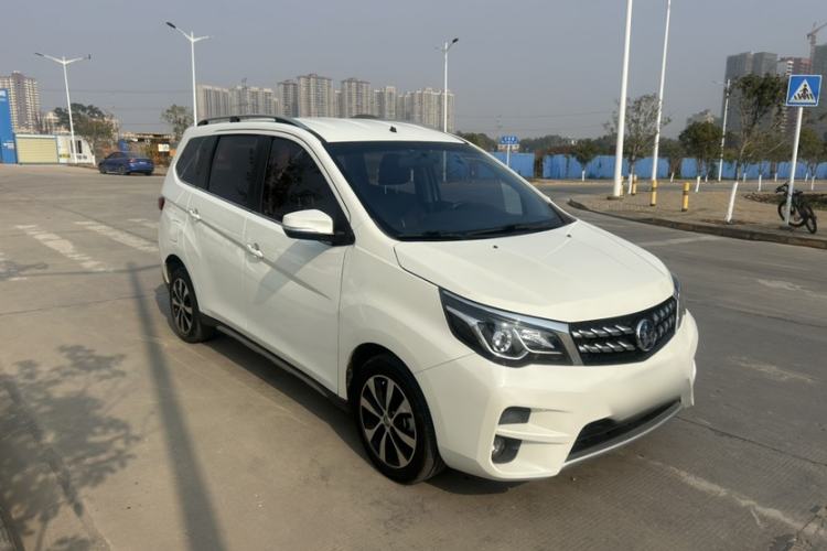 Used Venucia M50V 2019 1.6L CVT Luxury Edition Exterior 6