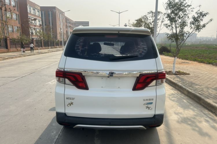 Used Venucia M50V 2019 1.6L CVT Luxury Edition Exterior 7