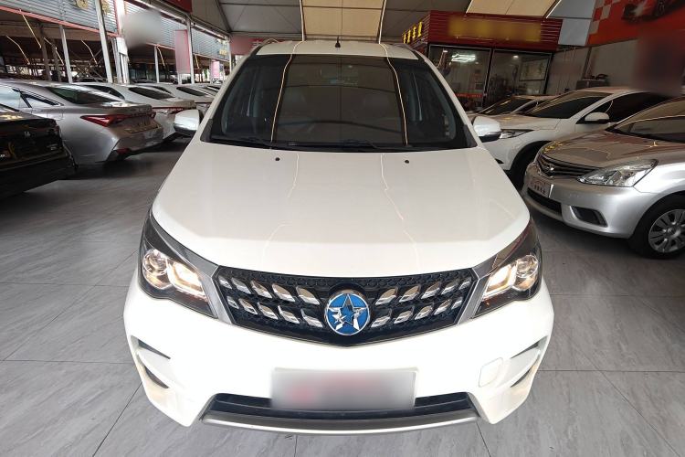 Used Venucia M50V 2019 1.5L Manual Comfort Edition Front