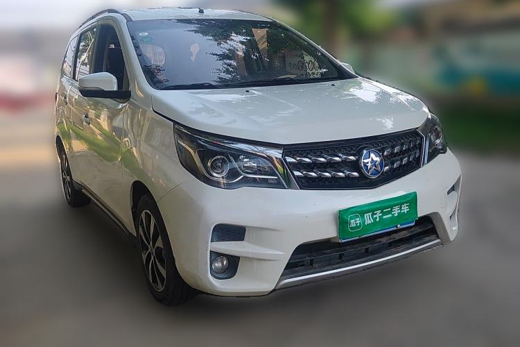 Used Venucia M50V 2019 1.5L Manual Comfort Edition Front Right 45 Deg