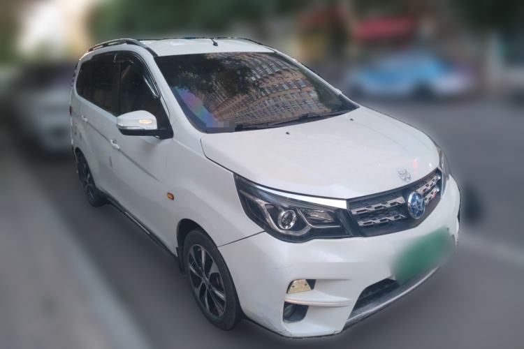 Used Venucia M50V 2019 1.5L Manual Comfort Edition Front Right 45 Deg