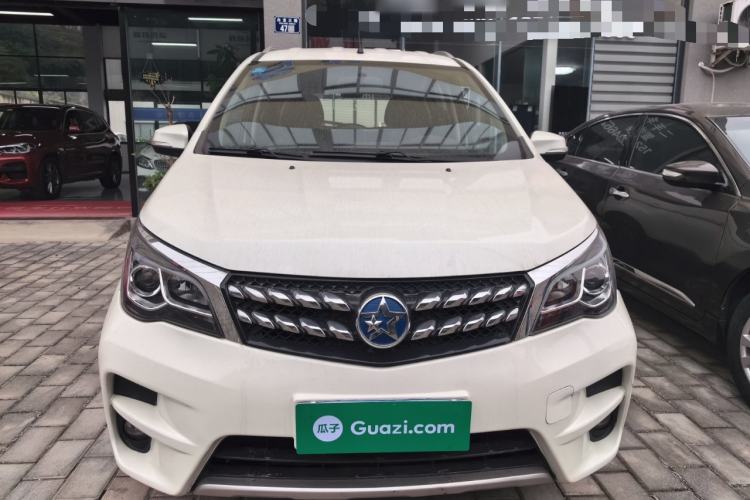 Used Venucia M50V 2019 1.5L Manual Comfort Edition Front