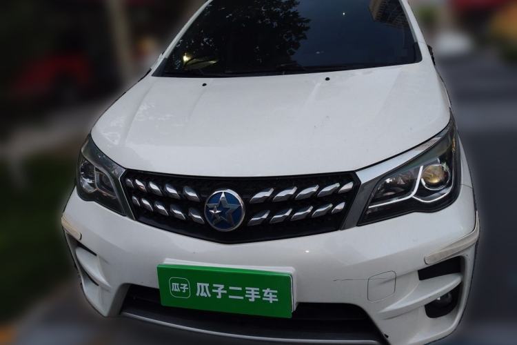 Used Venucia M50V 2019 1.6L CVT Luxury Edition Front