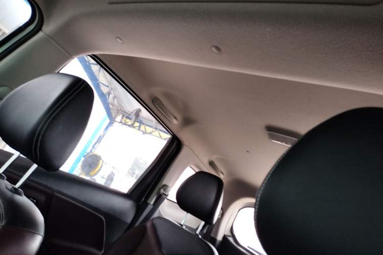 Used Venucia M50V 2019 1.6L CVT Luxury Edition Headliner