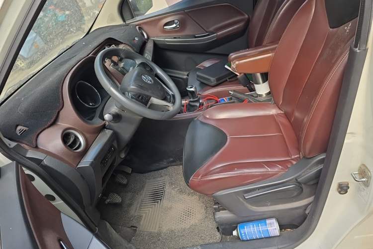 Used Venucia M50V 2019 1.5L Manual Comfort Edition Left Front Seat