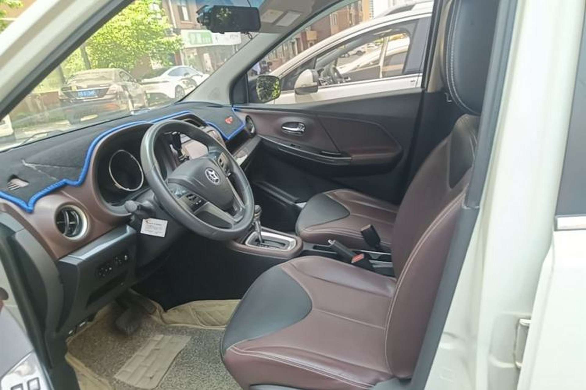 Used Venucia M50V 2019 1.6L CVT Luxury Edition Left Front Seat