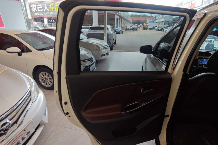 Used Venucia M50V 2019 1.5L Manual Comfort Edition Left Rear Door Interior