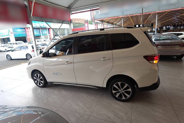 Used Venucia M50V 2019 1.5L Manual Comfort Edition Left Side