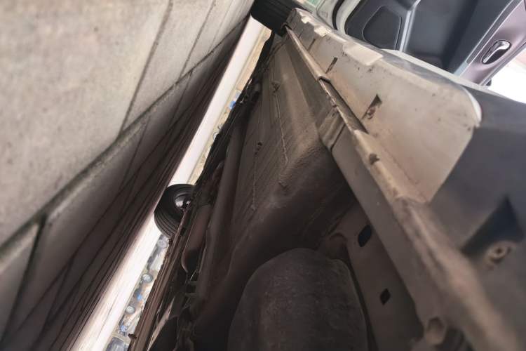 Used Venucia M50V 2019 1.5L Manual Comfort Edition Left Side Sill