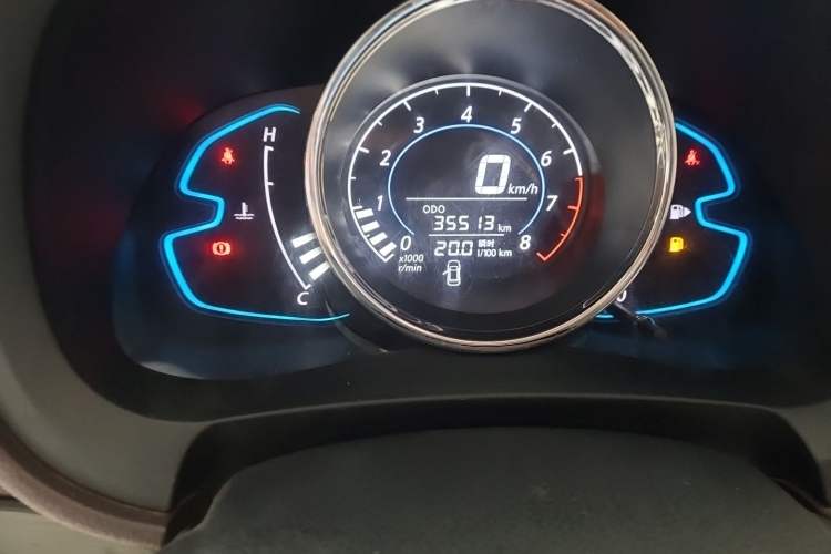 Used Venucia M50V 2019 1.5L Manual Comfort Edition Odometer Close Up