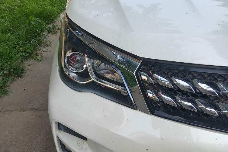 Used Venucia M50V 2019 1.5L Manual Comfort Edition Right Front Headlight