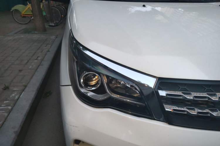 Used Venucia M50V 2019 1.5L Manual Comfort Edition Right Front Headlight