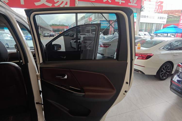 Used Venucia M50V 2019 1.5L Manual Comfort Edition Right Rear Door Interior