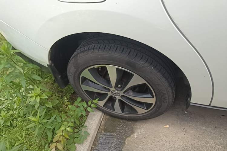 Used Venucia M50V 2019 1.6L CVT Luxury Edition Right Rear Wheel Hub
