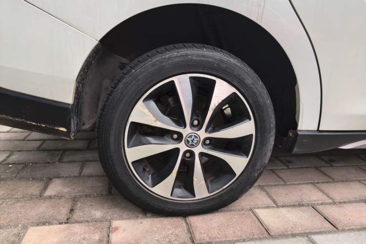 Used Venucia M50V 2019 1.5L Manual Comfort Edition Right Rear Wheel Hub