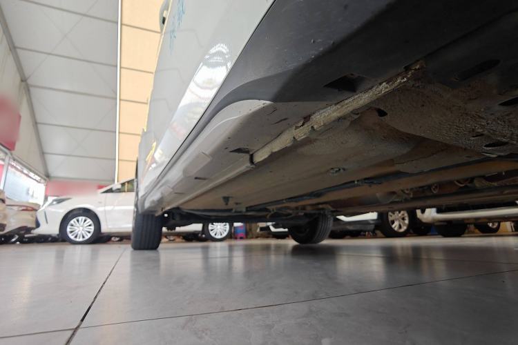 Used Venucia M50V 2019 1.5L Manual Comfort Edition Right Side Sill