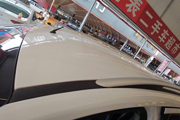 Used Venucia M50V 2019 1.5L Manual Comfort Edition Roof