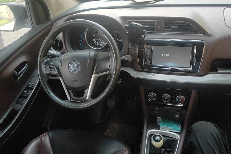 Used Venucia M50V 2019 1.5L Manual Comfort Edition Steering Wheel