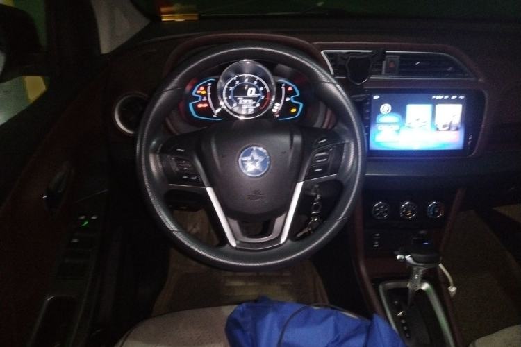 Used Venucia M50V 2019 1.6L CVT Luxury Edition Steering Wheel