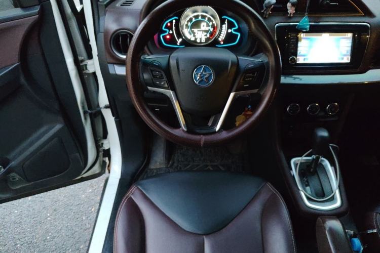 Used Venucia M50V 2019 1.6L CVT Luxury Edition Steering Wheel
