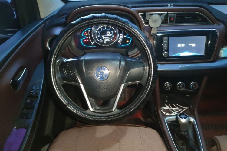 Used Venucia M50V 2019 1.5L Manual Comfort Edition Steering Wheel