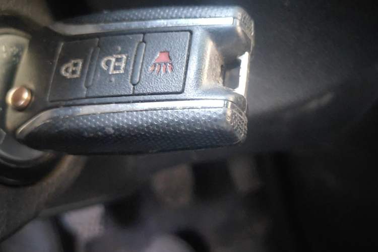 Used Venucia M50V 2019 1.5L Manual Comfort Edition Vehicle Key