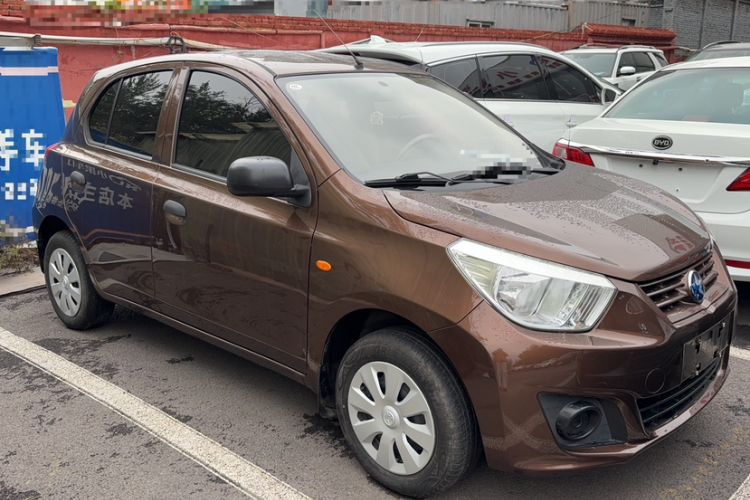 Used Venucia R30 2014 1.2L Manual Comfort Edition Exterior 1
