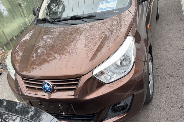 Used Venucia R30 2014 1.2L Manual Comfort Edition Exterior 2