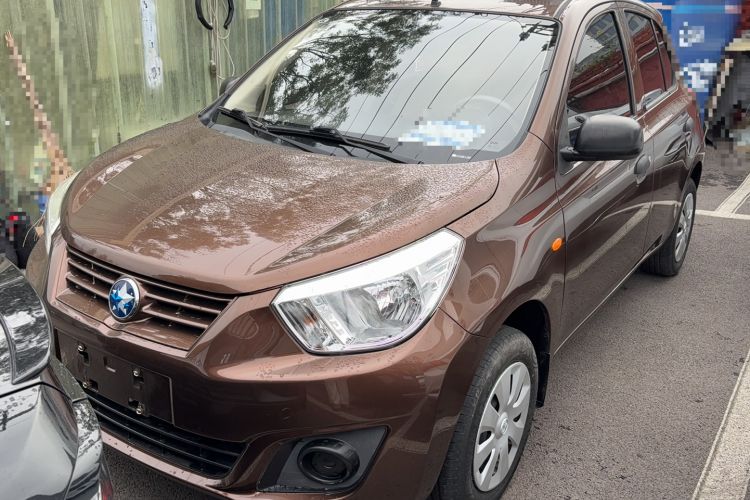 Used Venucia R30 2014 1.2L Manual Comfort Edition Exterior 3