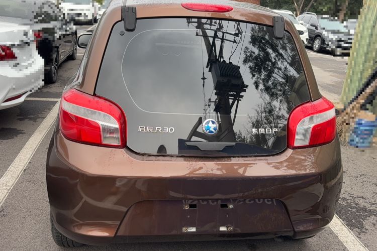 Used Venucia R30 2014 1.2L Manual Comfort Edition Exterior 4