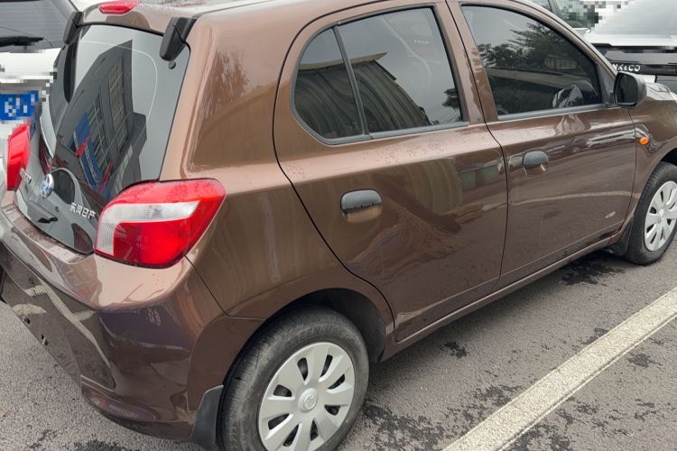Used Venucia R30 2014 1.2L Manual Comfort Edition Exterior 5