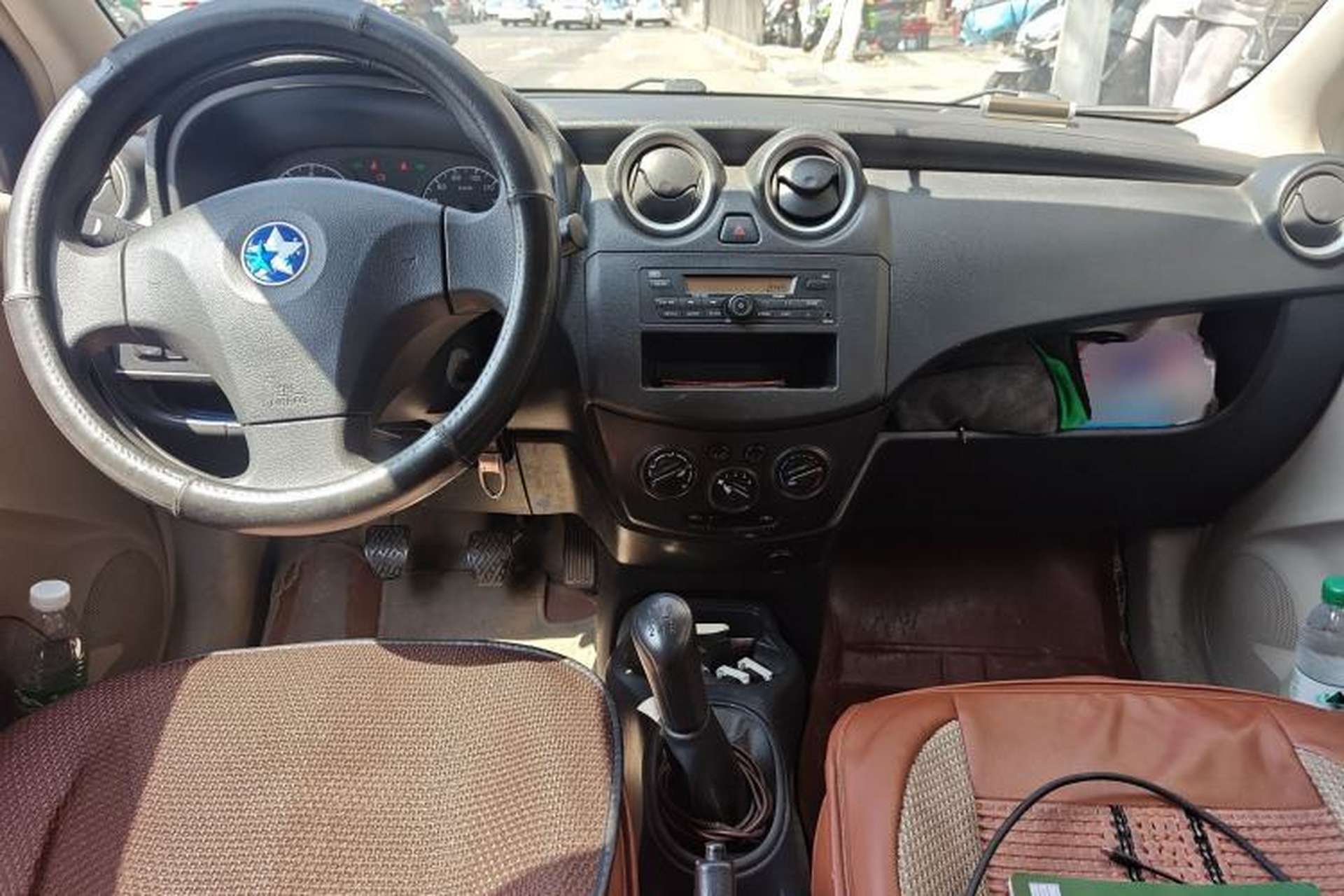 Used Venucia R30 2014 1.2L Manual Enjoyment Edition Center Console
