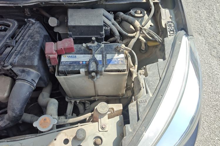 Used Venucia R30 2014 1.2L Manual Enjoyment Edition Engine Bay Left