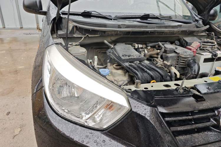 Used Venucia R30 2014 1.2L Manual Comfort Edition Engine Bay Right