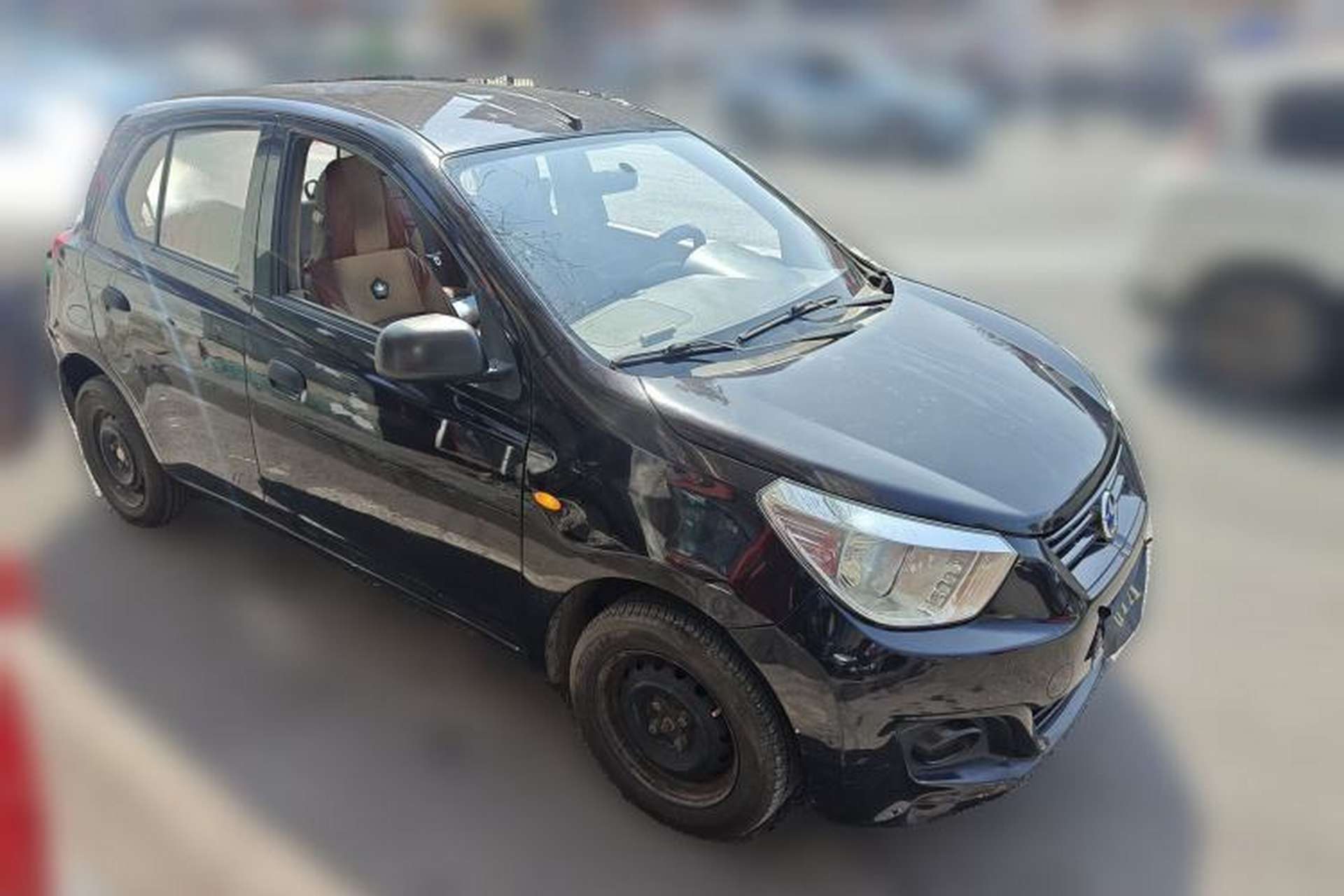 Used Venucia R30 2014 1.2L Manual Enjoyment Edition Front Right 45 Deg