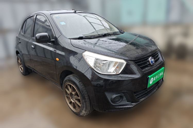 Used Venucia R30 2014 1.2L Manual Comfort Edition Front Right 45 Deg