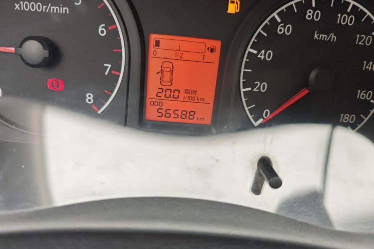 Used Venucia R30 2014 1.2L Manual Comfort Edition Odometer Close Up